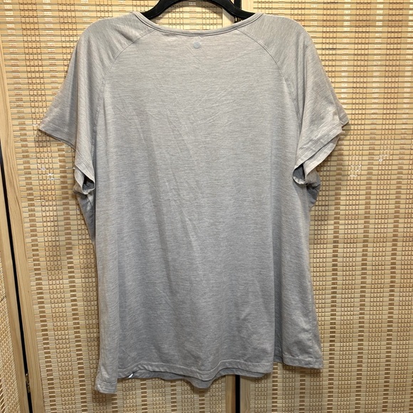 Simple Top - Picture 4 of 5